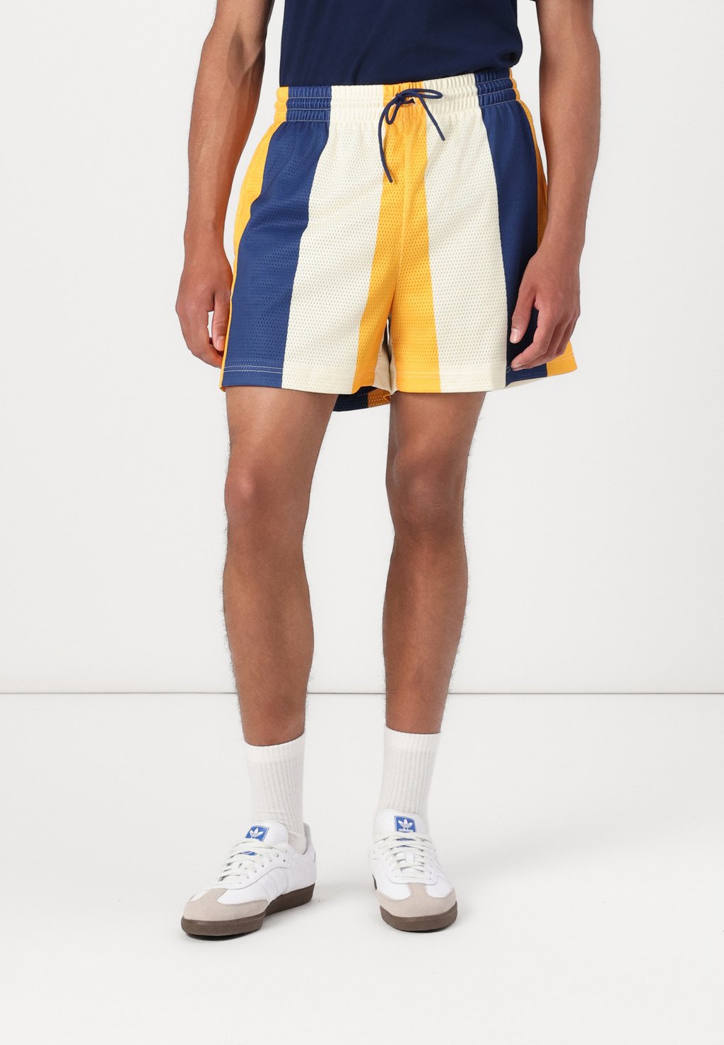 

Шорты Adidas Originals, темно-синий
