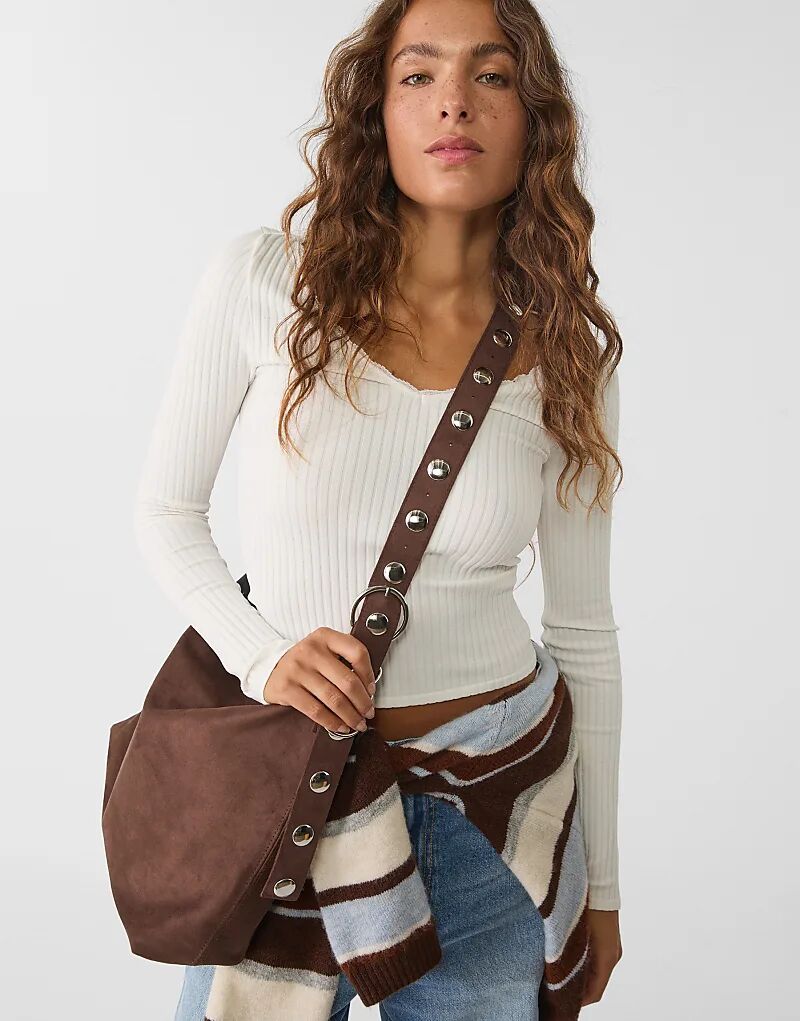 

Сумка-ведро Stradivarius из искусственной замши с ремешком коричневого цвета