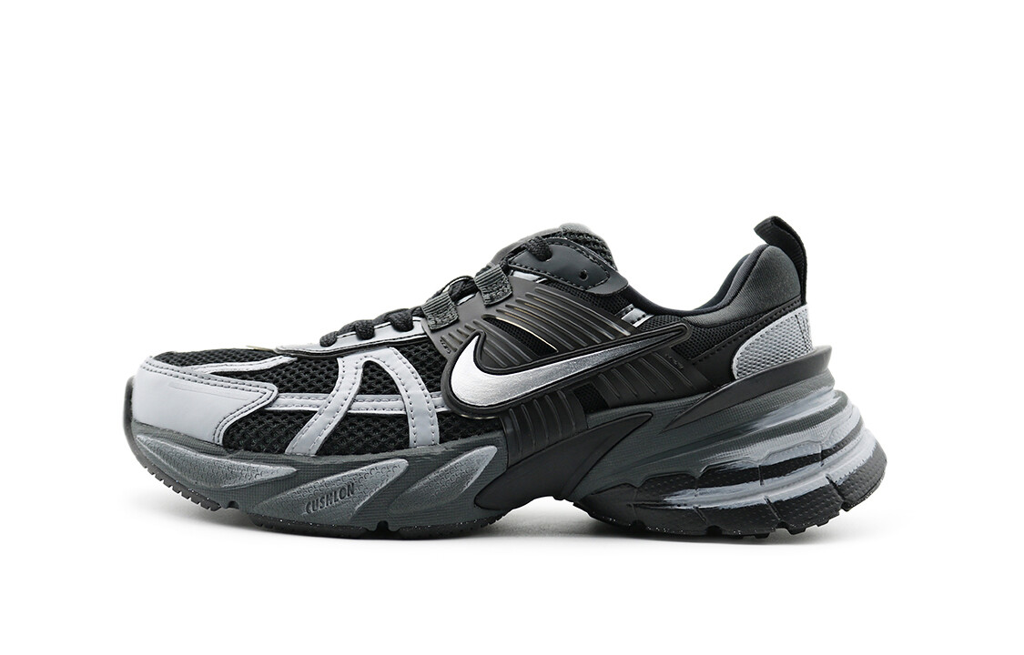 

Кроссовки для бега V2K Run унисекс с низким верхом, черные, серебристые Nike