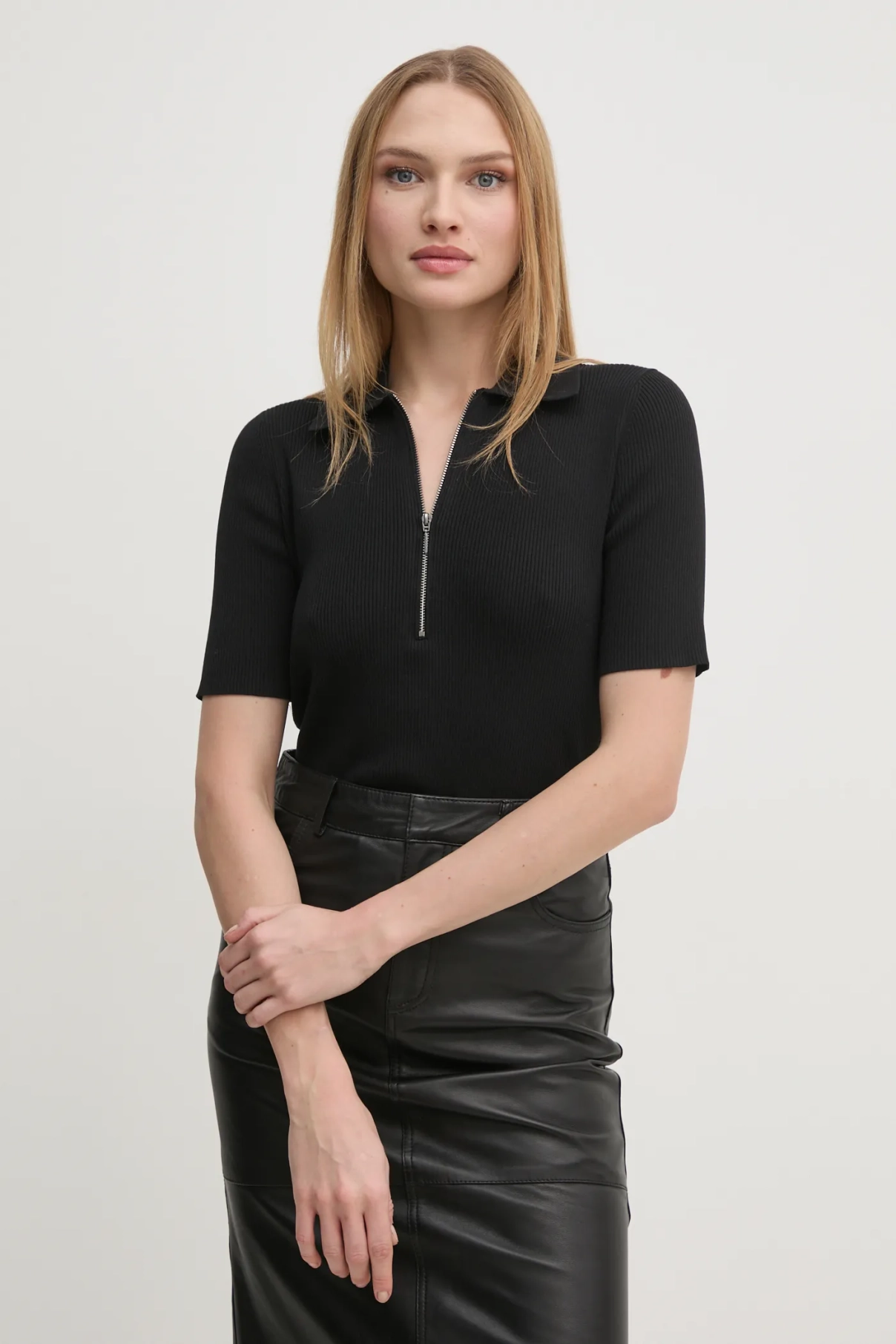 

Свитер Calvin Klein, черный