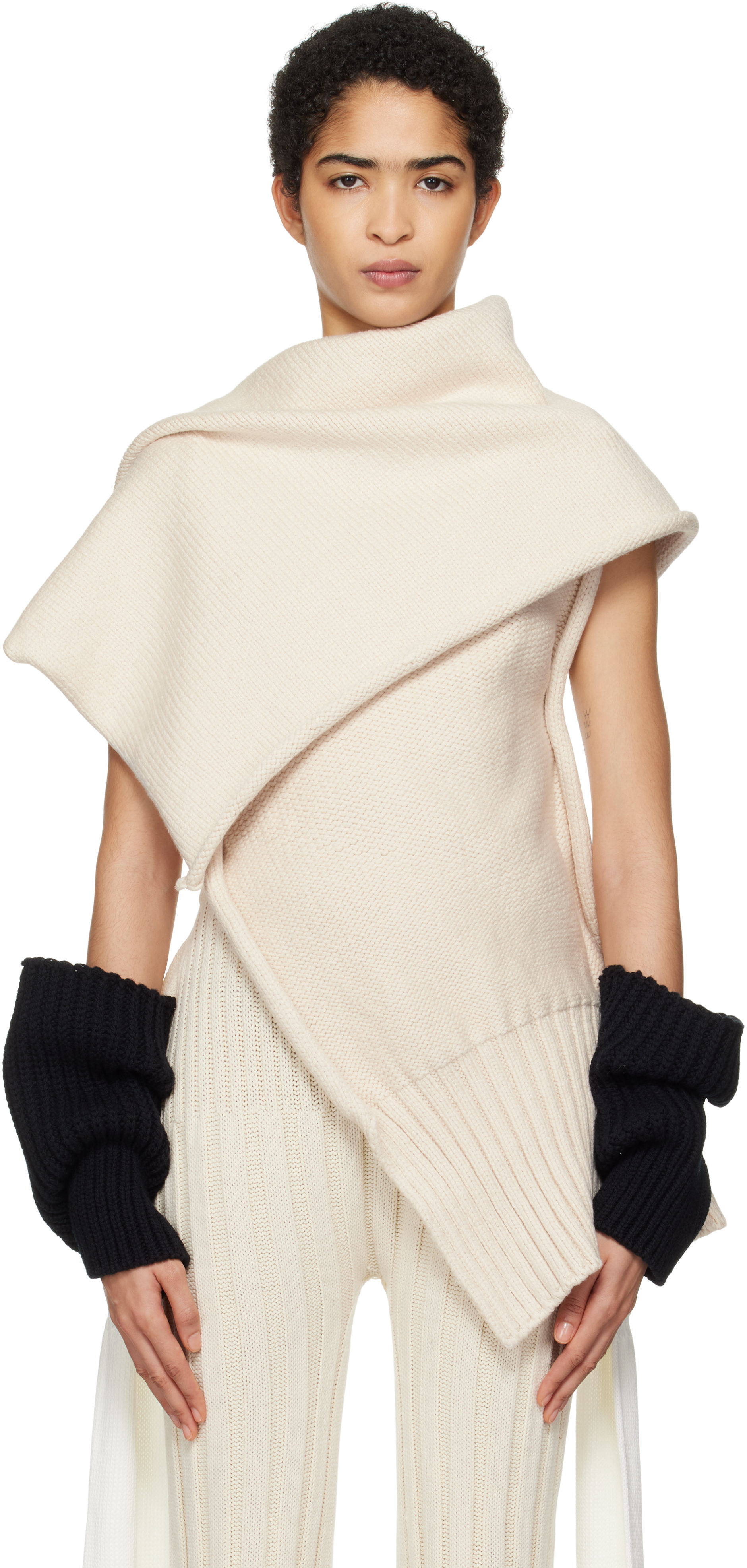 

Бежевый водолазка Brobdingnag ISSEY MIYAKE