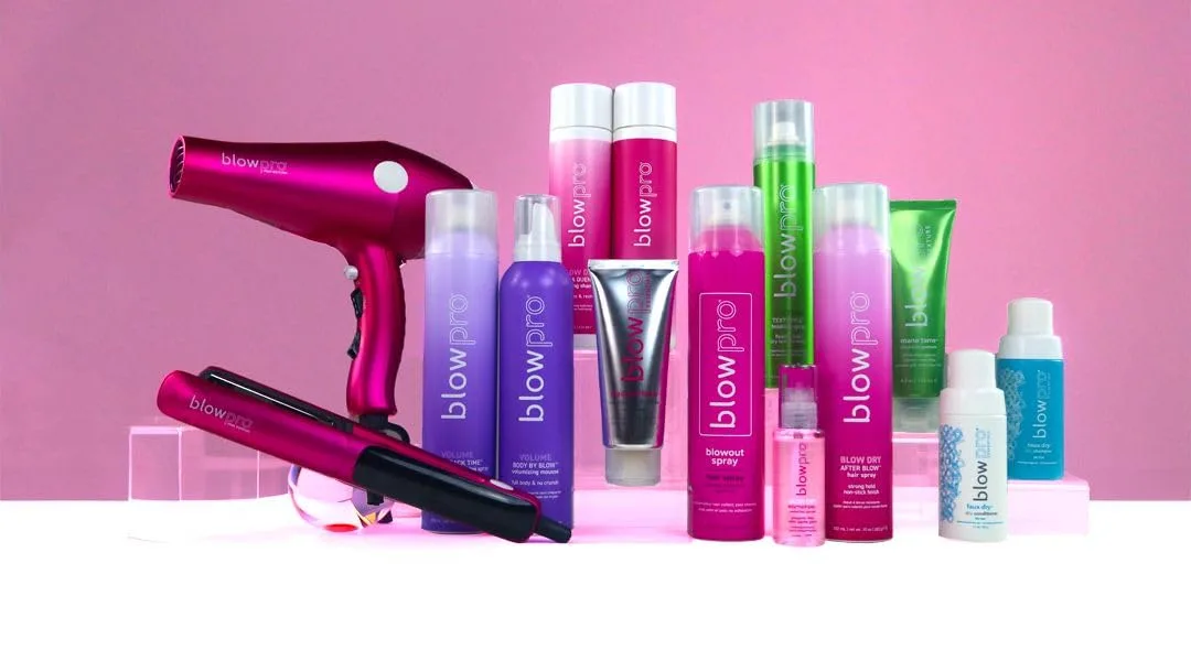 blowpro Blow Up Daily Volumizing Shampoo, обогащенная формула мягко очищает, удаляет остатки, оставляя волосы легкими и объемными, для всех типов волос, 946 мл — фото 2