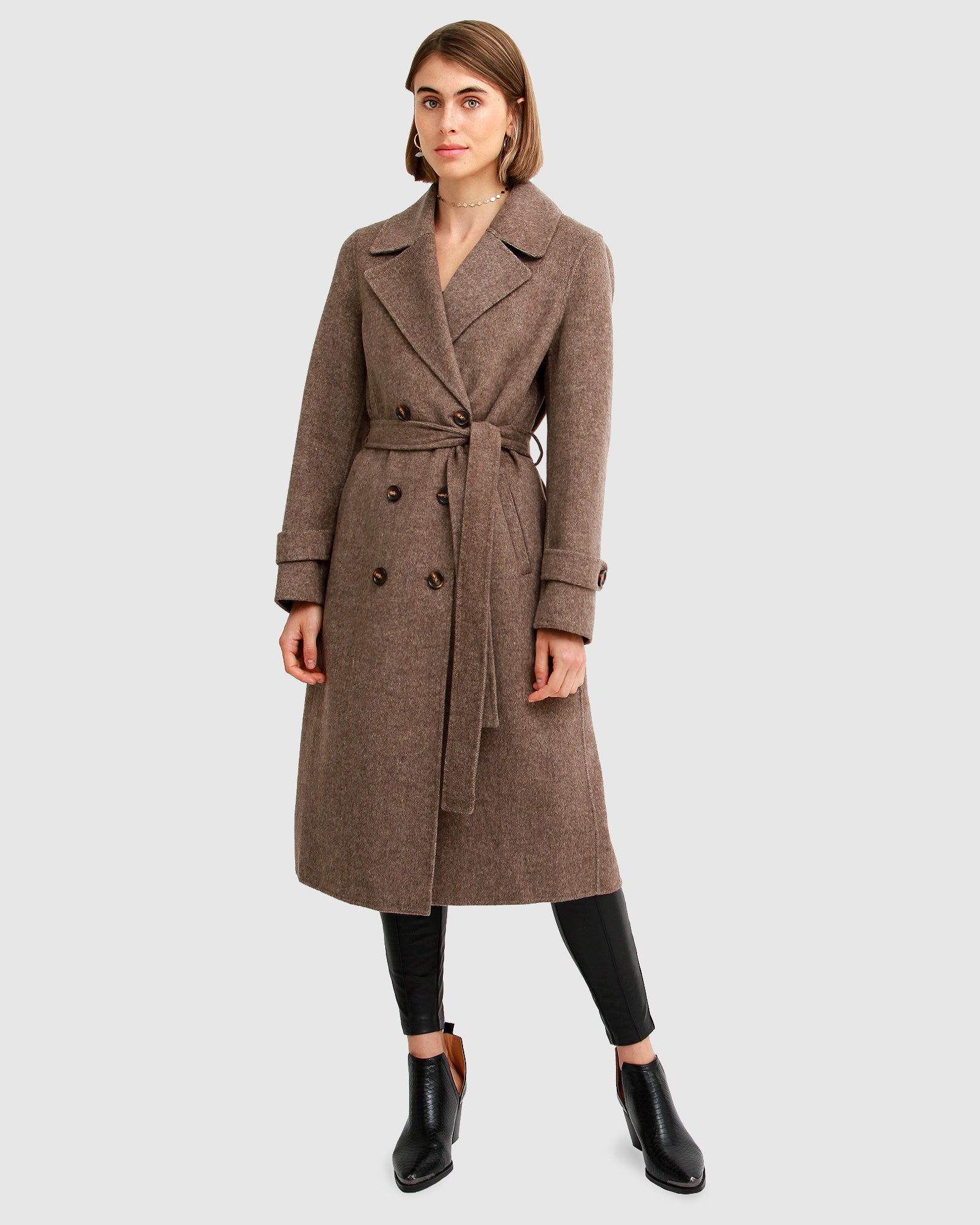 

Пальто с поясом от Front Runner Belle&Bloom, цвет walnut