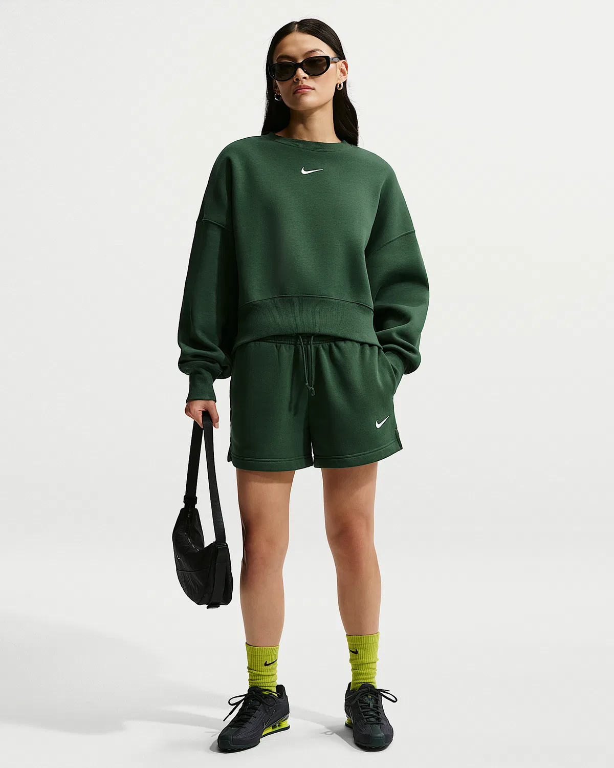 Женский оверсайз-свитшот с круглым вырезом Nike Sportswear Phoenix Fleece, Fir/Sail — фото 4