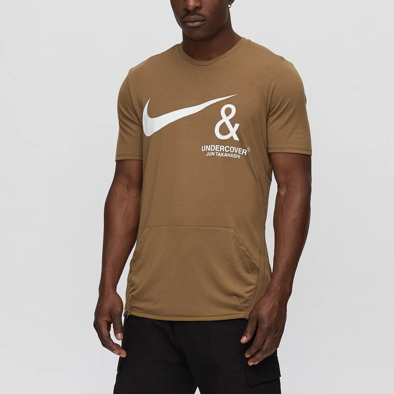 Футболка с карманом X Undercover Nike, коричневый — фото 2