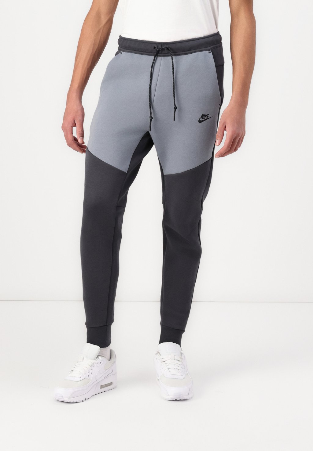 

Спортивные брюки TRACKSUIT BOTTOMS TECH FLEECE Nike Sportswear, антрацит