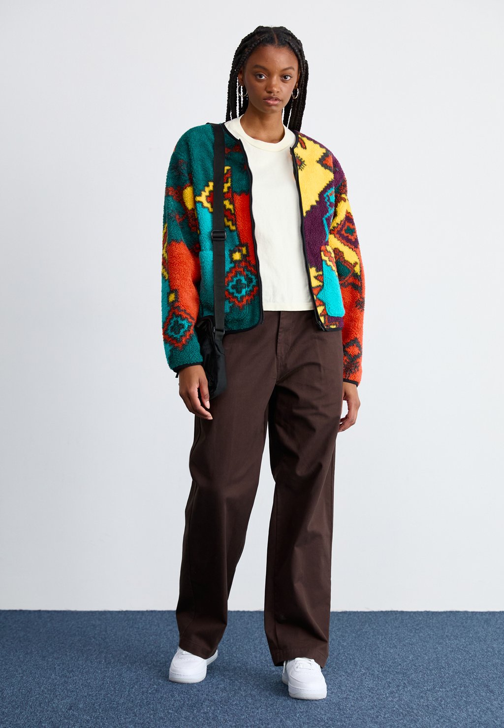 

Брюки RUTH PLEATED PANT Obey Clothing, темно-коричневый