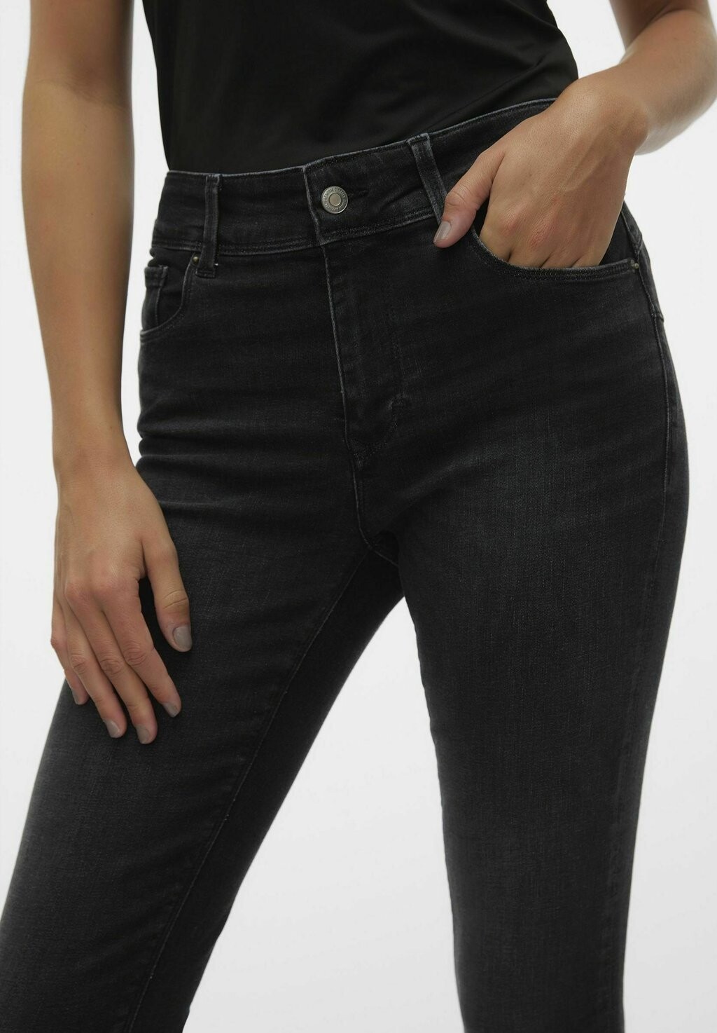 

Джинсы облегающие VMEMBRACE MR PUSH UP SK J RI1104 NOOS Vero Moda, черный деним