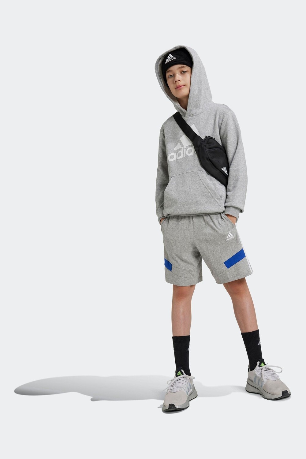 

Детские шорты из 100% хлопка с цветными блоками Adidas, серый