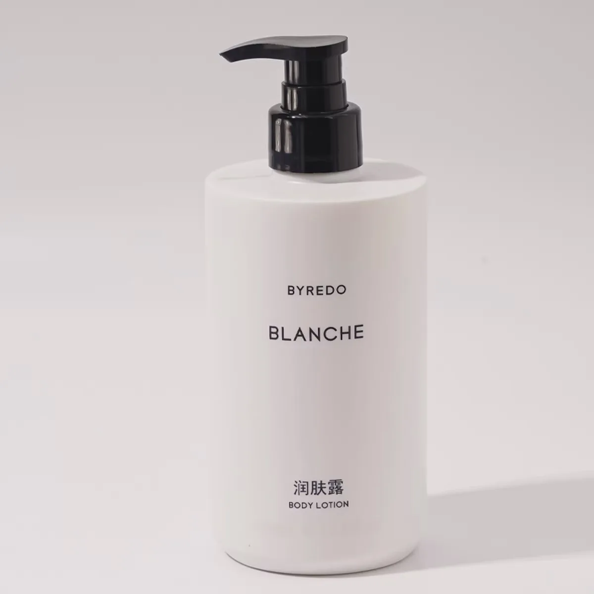 Byredo Увлажняющий питательный ароматный лосьон для тела 450 мл, Pure Era Moisturizing Lotion 450ml[Hotel Exclusive Edition] — фото 4