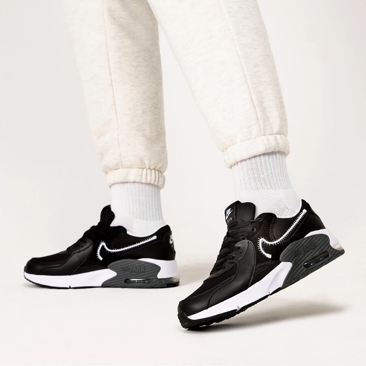 Кроссовки Nike Air Max Excee на шнурках, черный / белый — фото 2