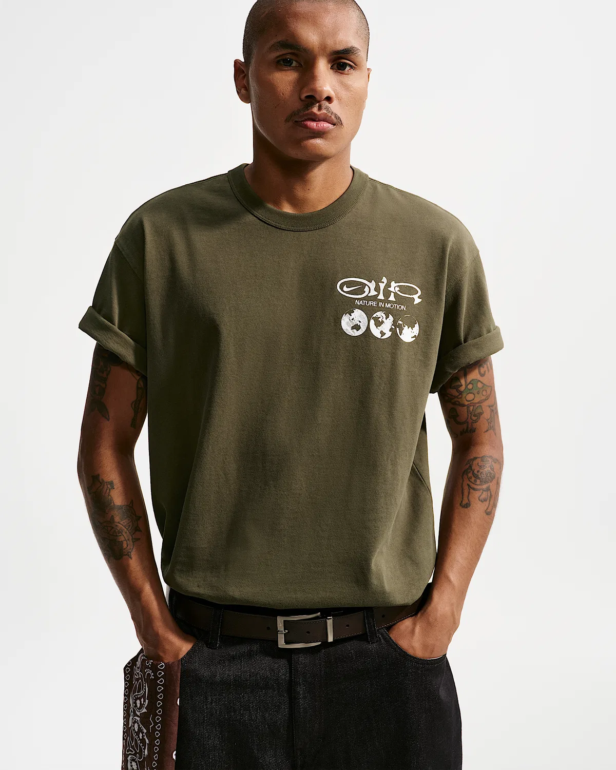 Футболка Nike Sportswear Premium Essentials, Cargo Khaki — фото 3