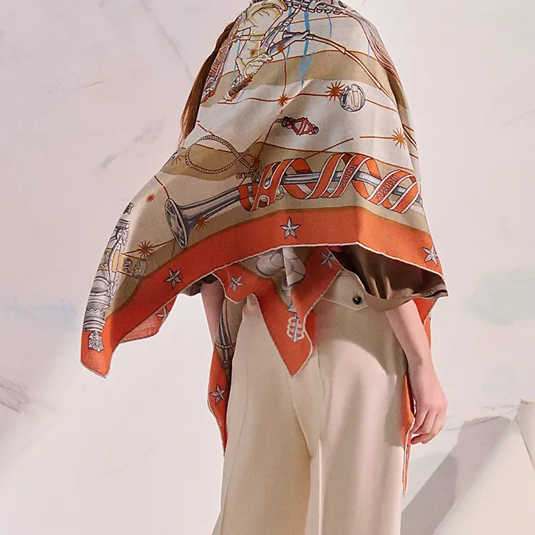 HERMES Кашемировая шаль из шелка тутового дерева унисекс оранжевая, Orange — фото 3