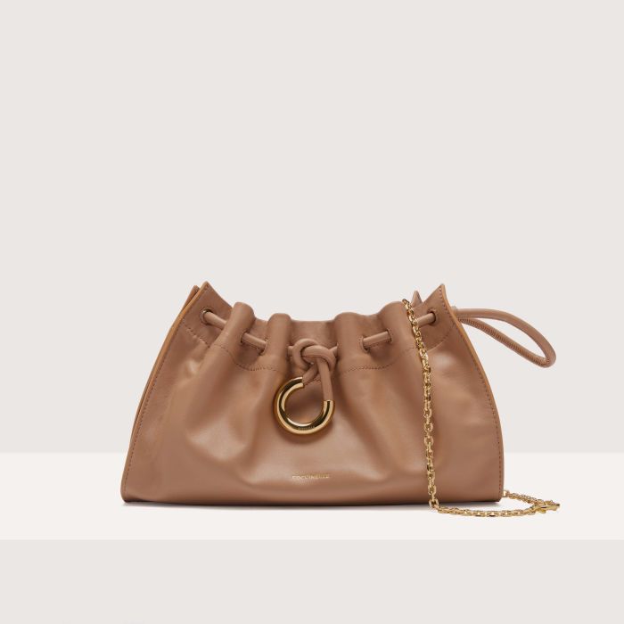 

Мини-сумка Coccinelle Isabela, цвет Skin