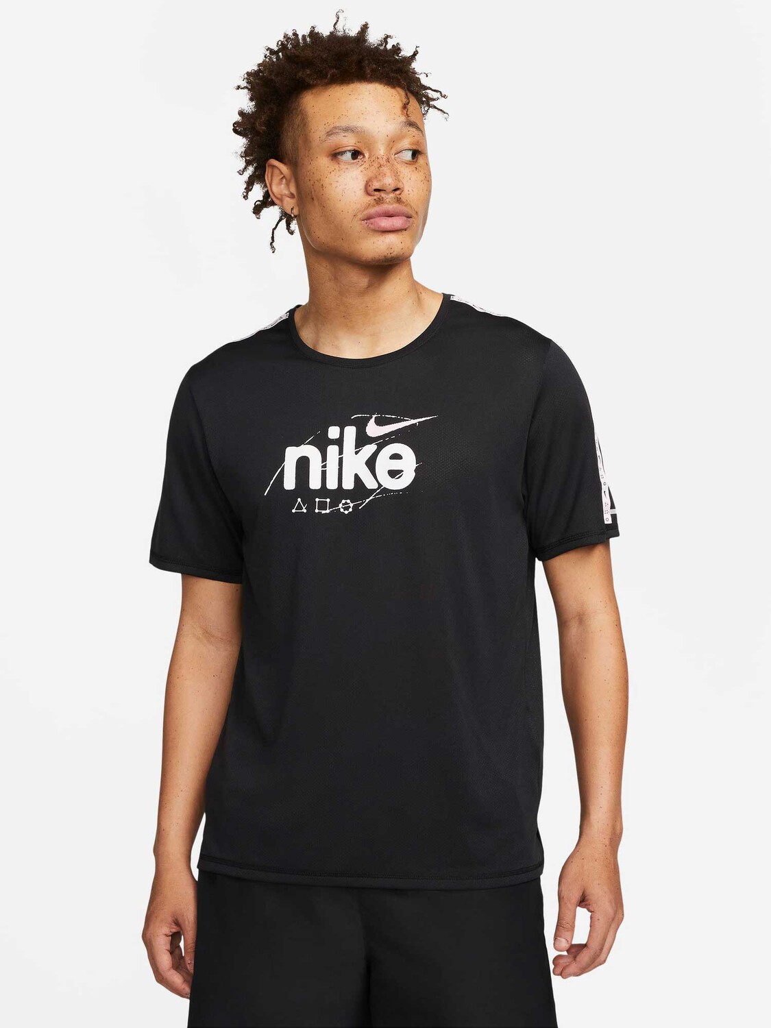 

Футболка Nike M NK DF MILER SS DYE, черный