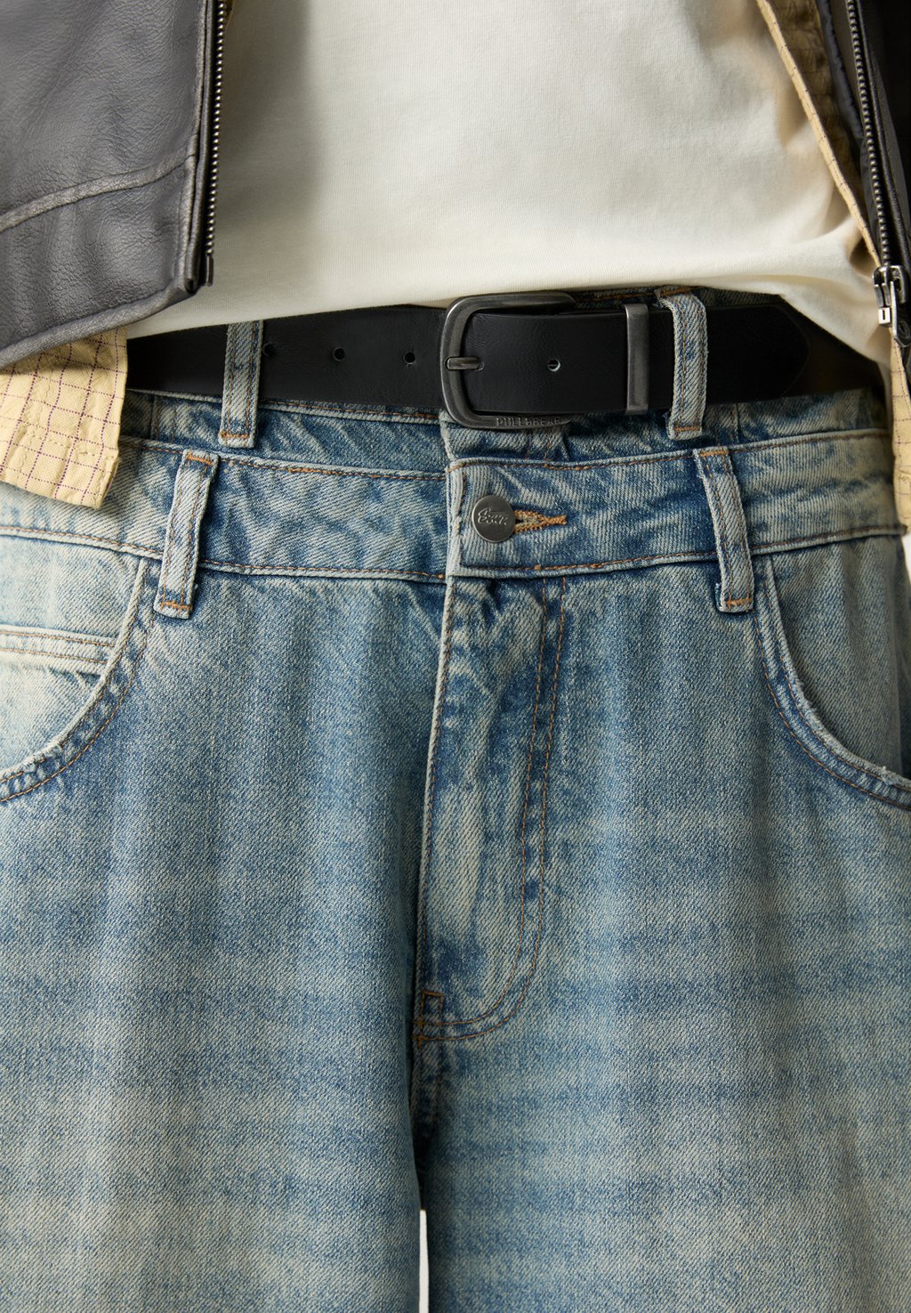 

Пояс WITH TEXTURED BUCKLE PULL&BEAR, черный