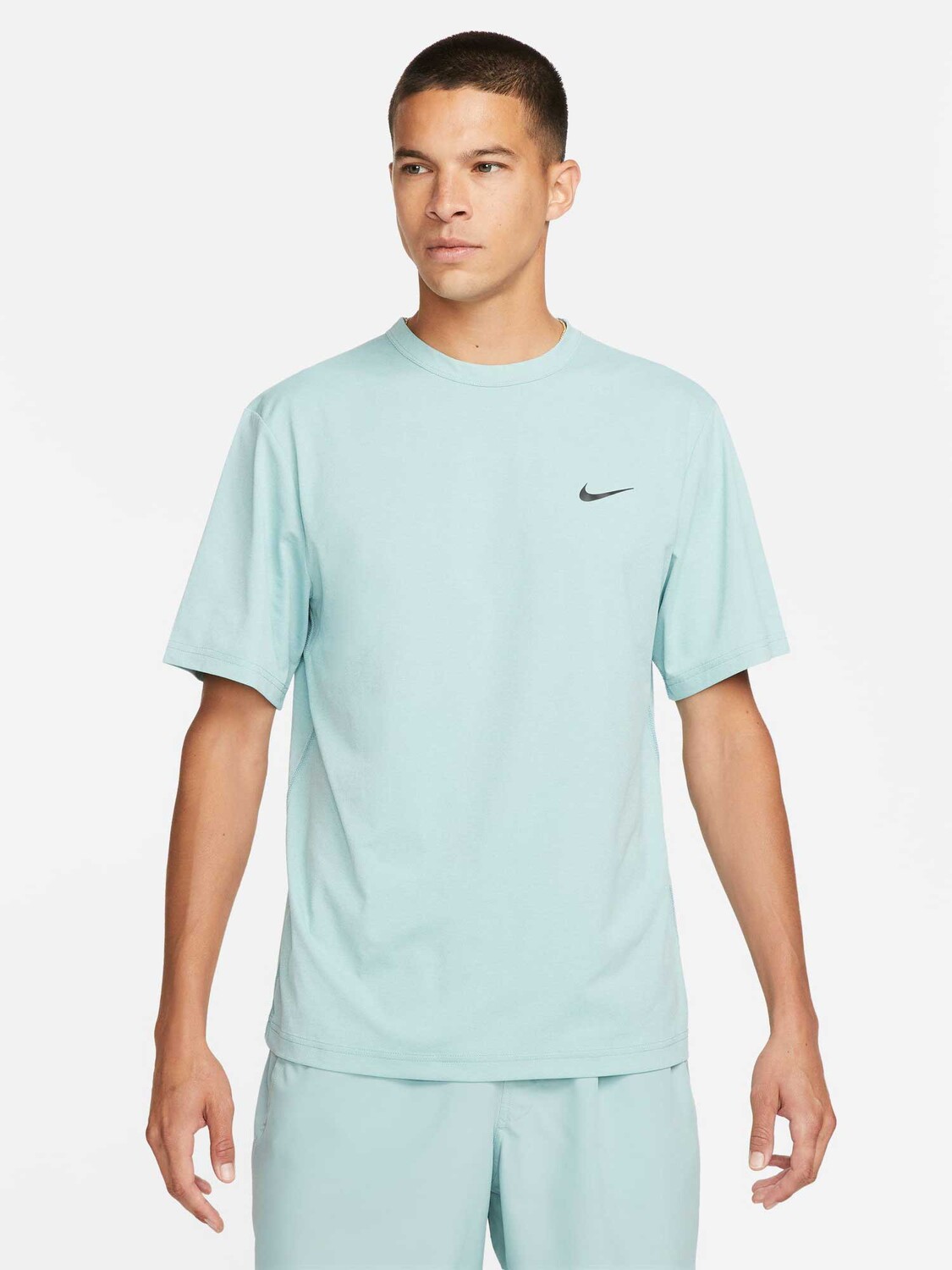 

Футболка Nike M NK DF UV HYVERSE SS, зеленый
