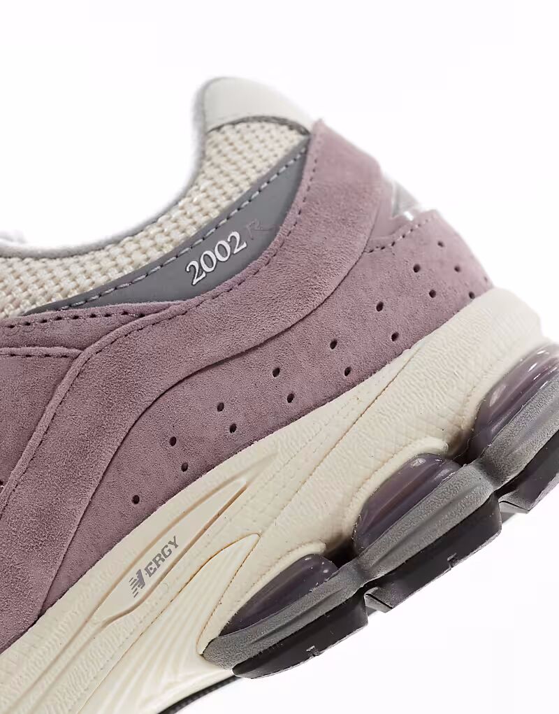 Кроссовки New Balance 2002r бежевого и фиолетового цвета — фото 4