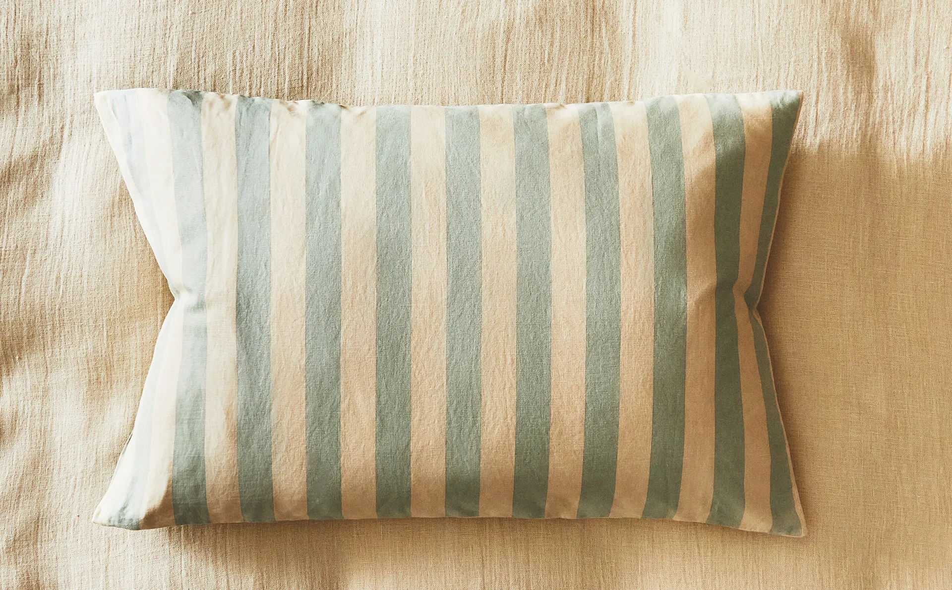 

Наволочка в полоску Zara Home, зеленый