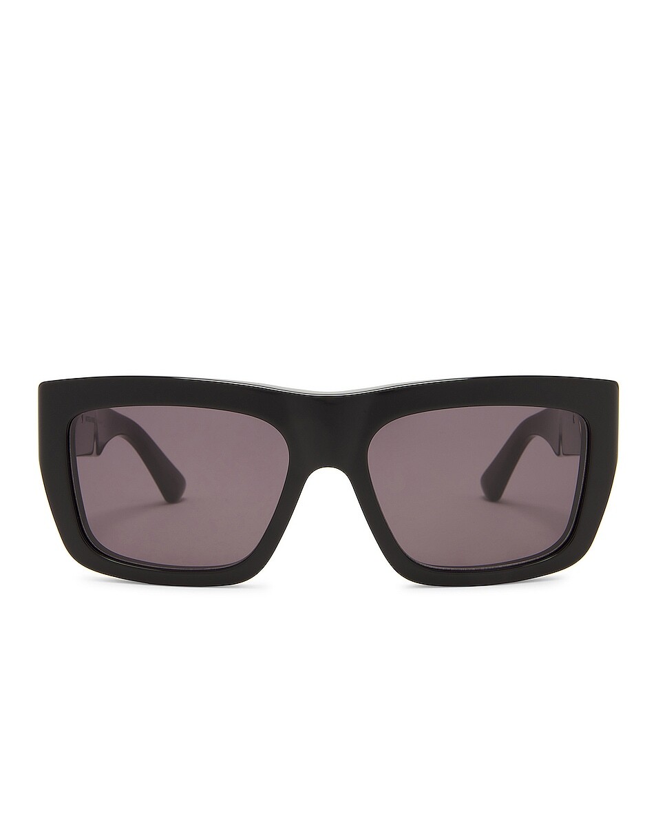 

Солнцезащитные очки Bottega Veneta New Triangle Acetate, цвет Shiny Black