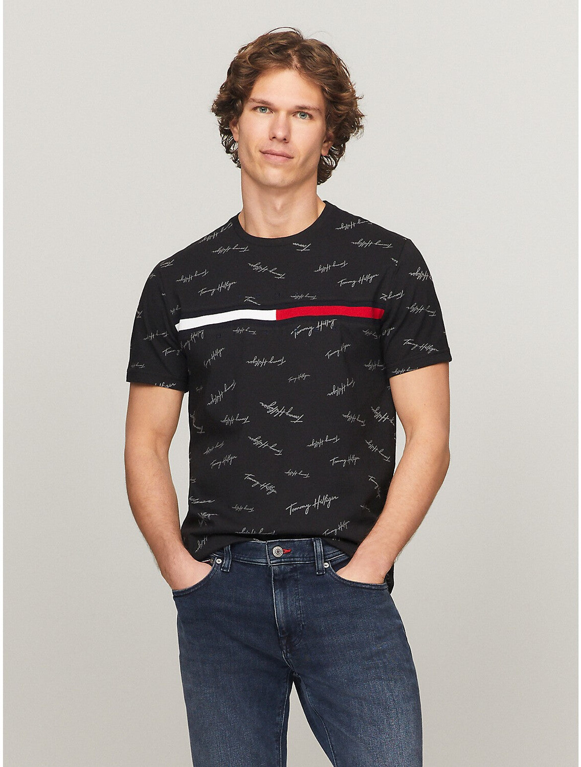 

Мужская футболка с фирменным флагом и полоской Tommy Hilfiger, черный
