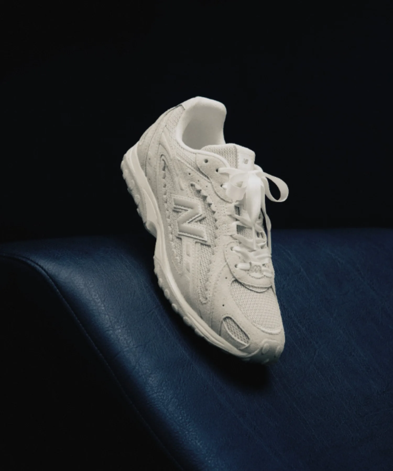 Кроссовки из натуральной кожи и меша 204L New Balance светлые бежевые — фото 3