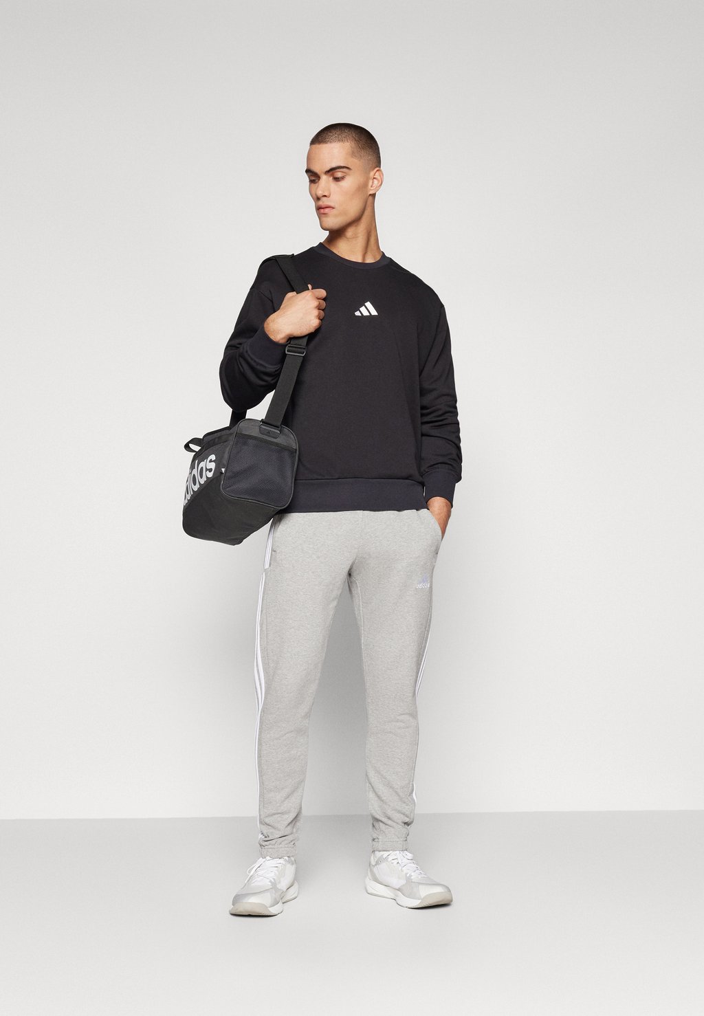 Толстовка ESSENTIALS FEELCOZY adidas Sportswear, черный — фото 2
