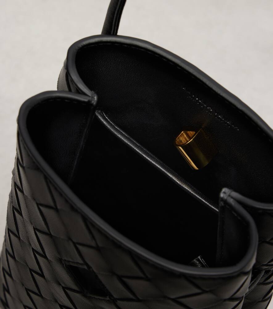 Миниатюрная кожаная сумка через плечо Jodie Intrecciato Bottega Veneta, BlackM Brass — фото 3