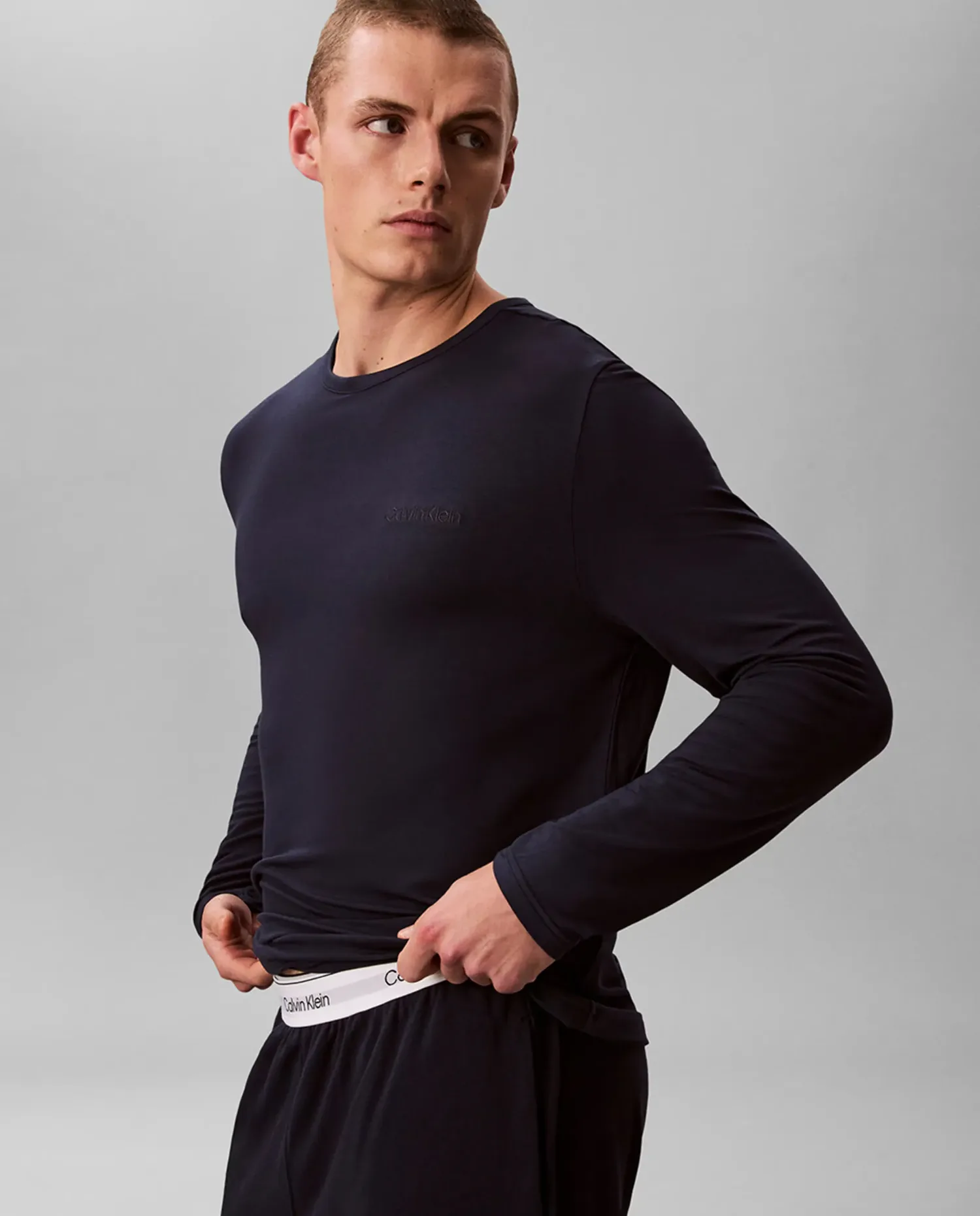 Футболка с длинным рукавом Calvin Klein, темно-серый — фото 3