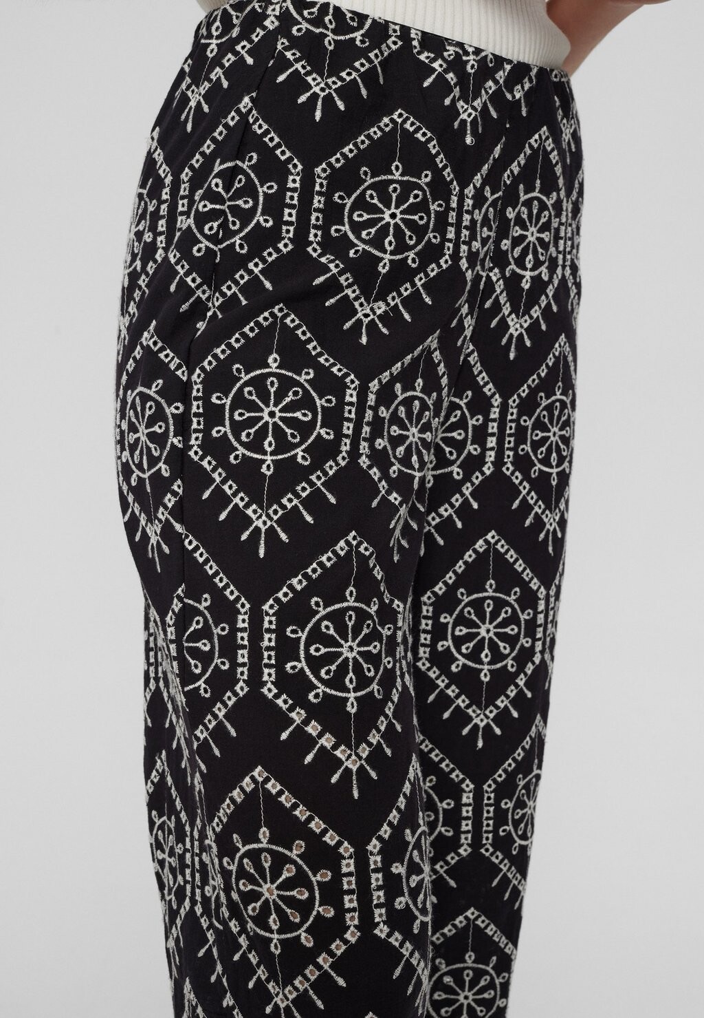 

Брюки из ткани Nuevelyn Cropped Pants Nümph, NUEVELYN CROPPED PANTS
