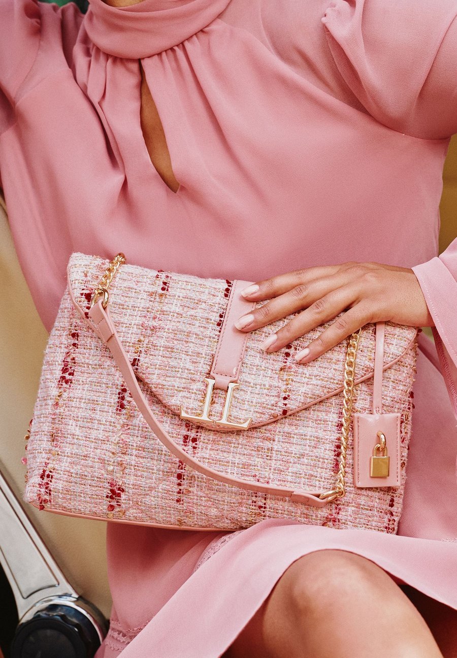 

Сумка кросс-боди Lipsy QUILTED , Pink Boucle/Pink