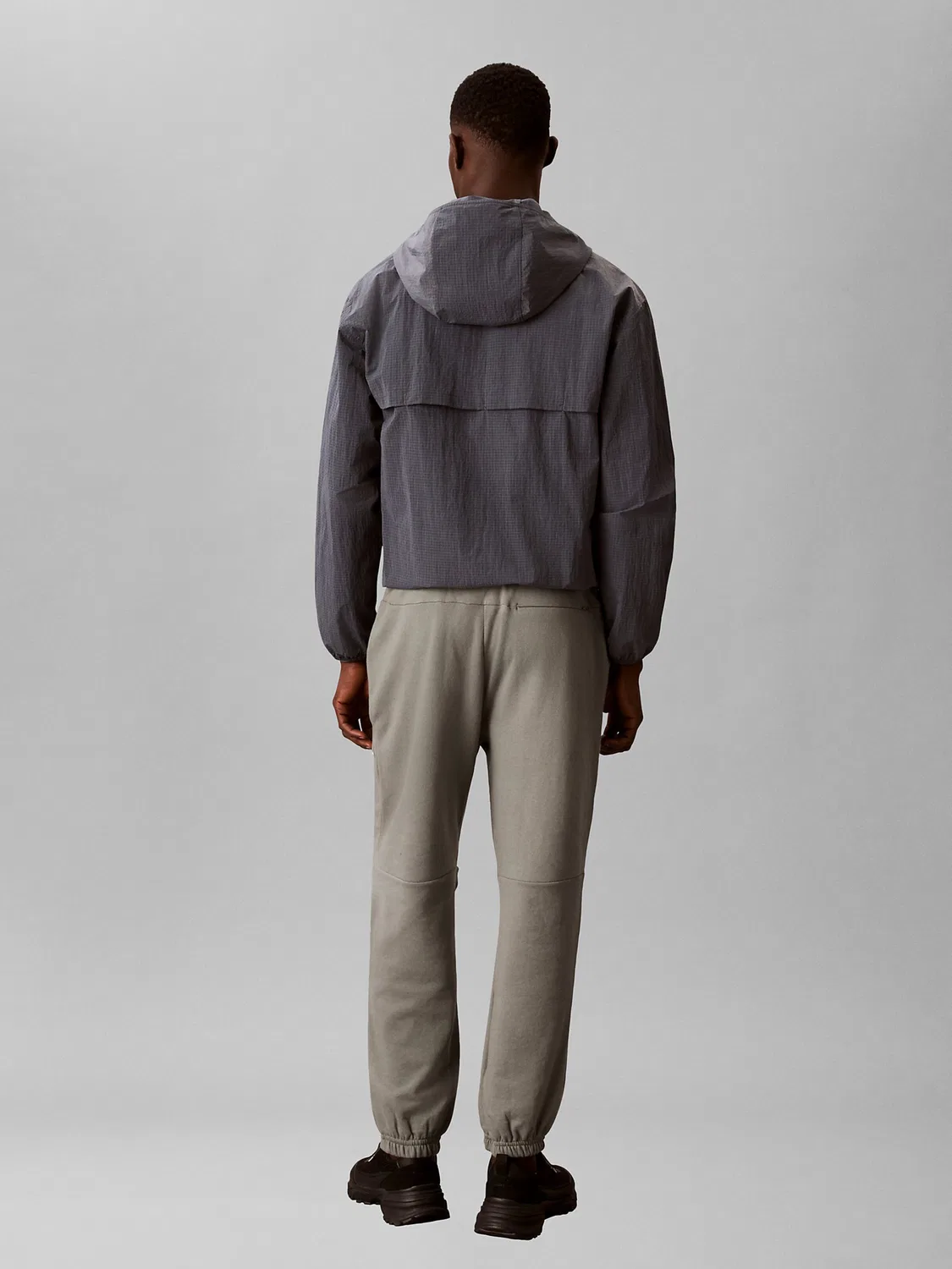 Зауженные брюки Calvin Klein серого цвета — фото 4