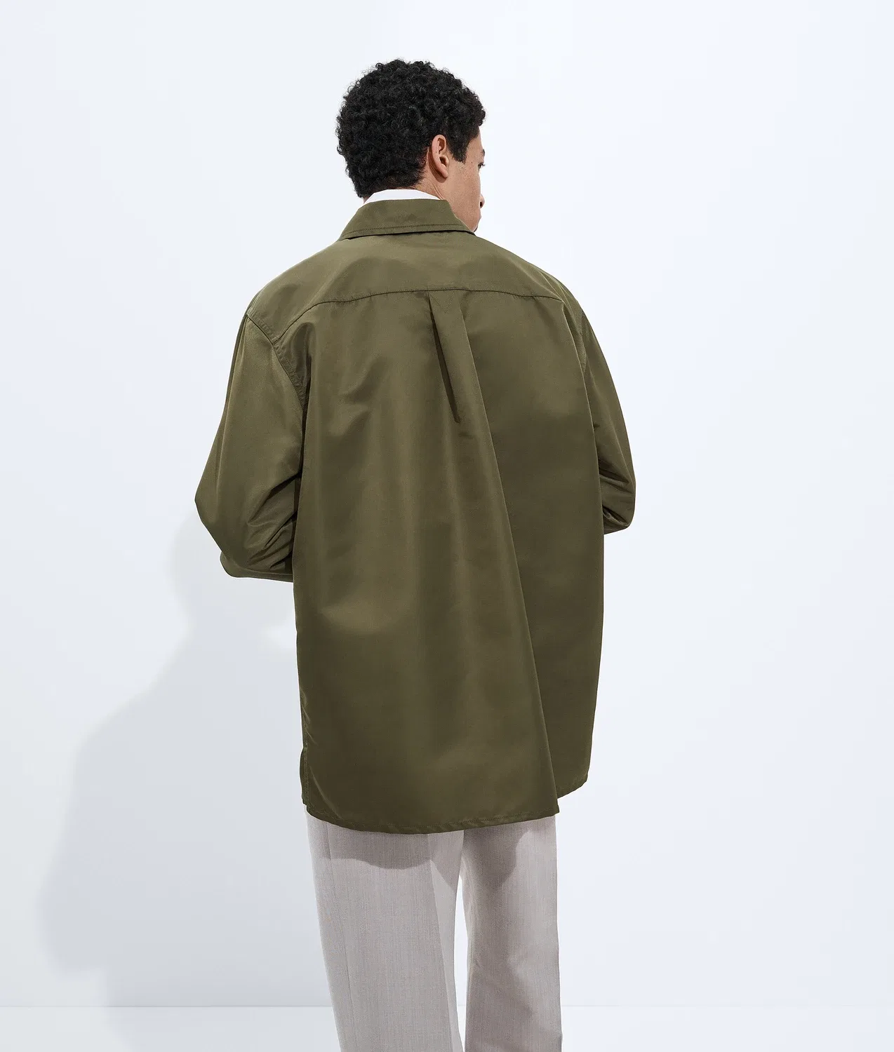 Нейлоновая рубашка-овершот BOTTEGA VENETA, хаки — фото 3