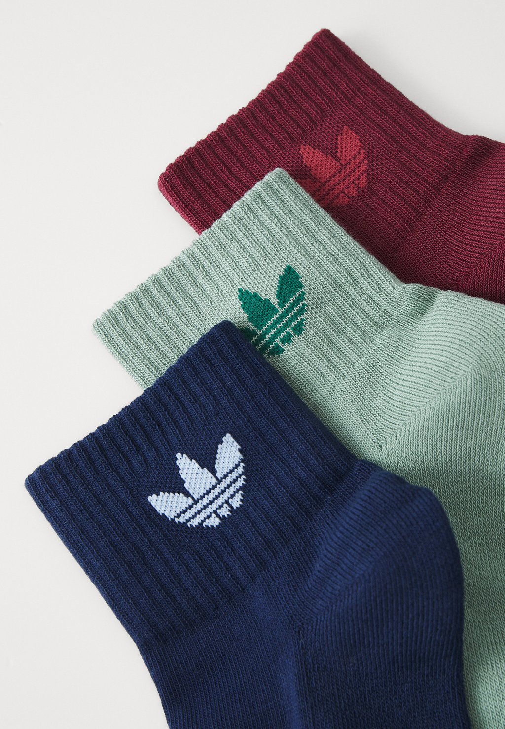 

Носки MID ANKLE UNISEX 3 PACK adidas Originals, красный