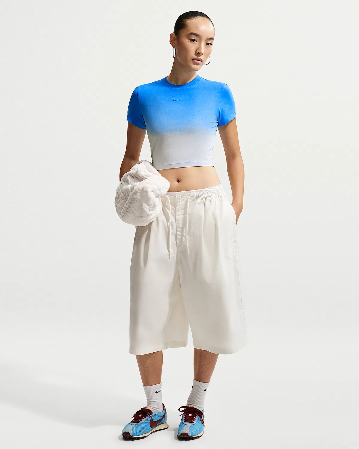 Женская укороченная футболка Nike Sportswear Chill Knit Slim, Light Photo Blue/Hydrogen Blue — фото 4