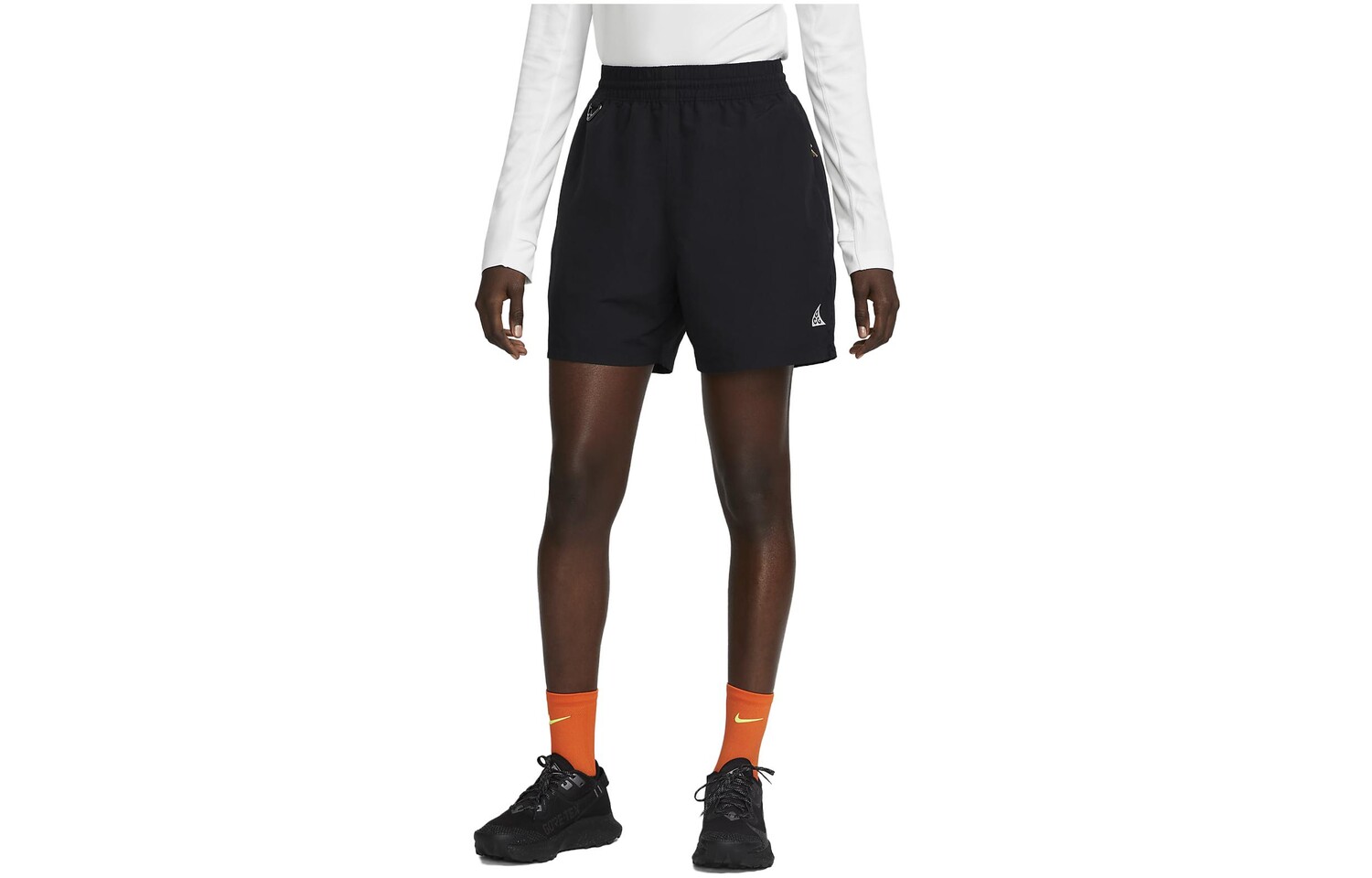 

Спортивные шорты ACG женские черные Nike
