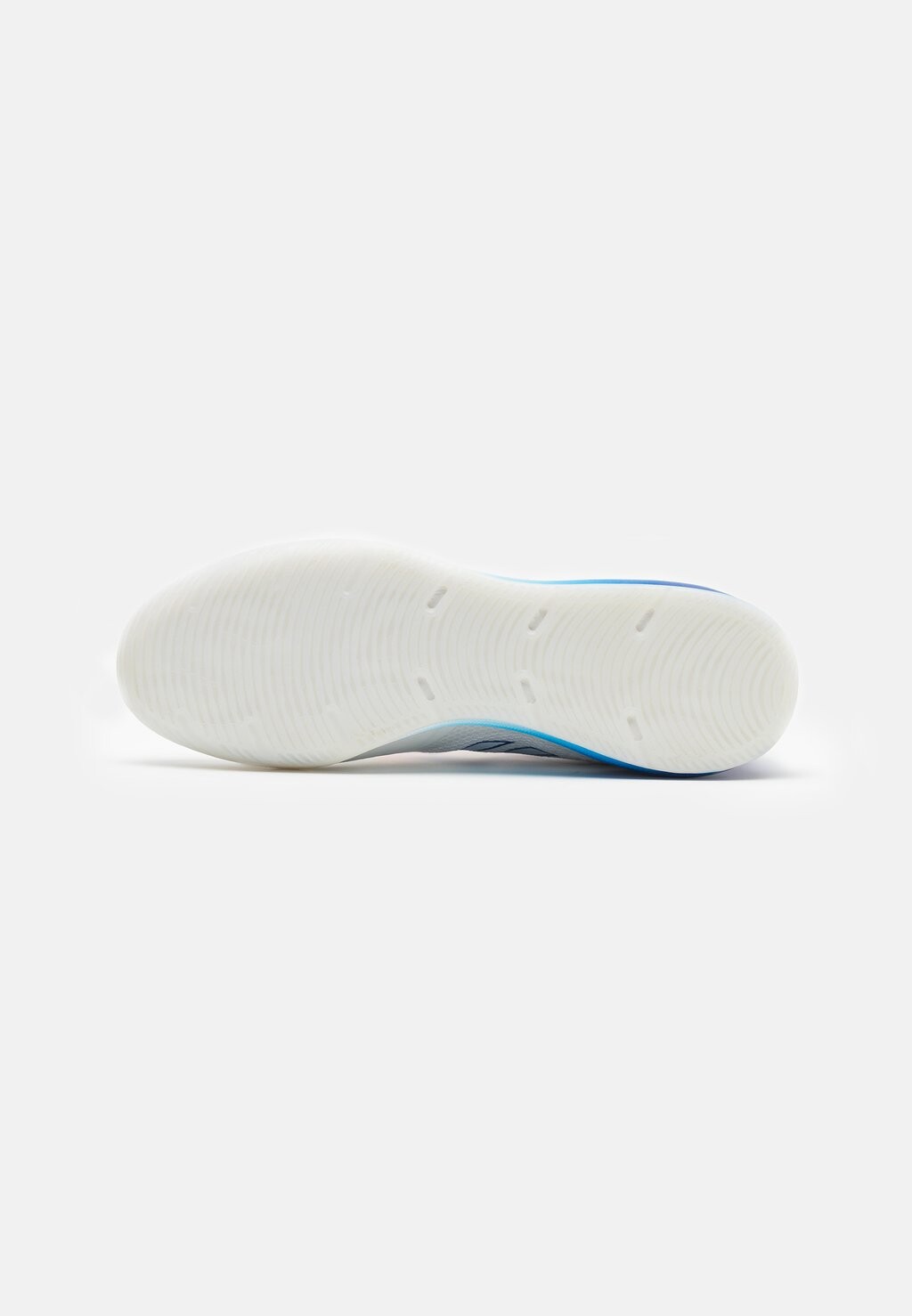 

Футбольные бутсы FEVERNOVA COURT adidas, белый