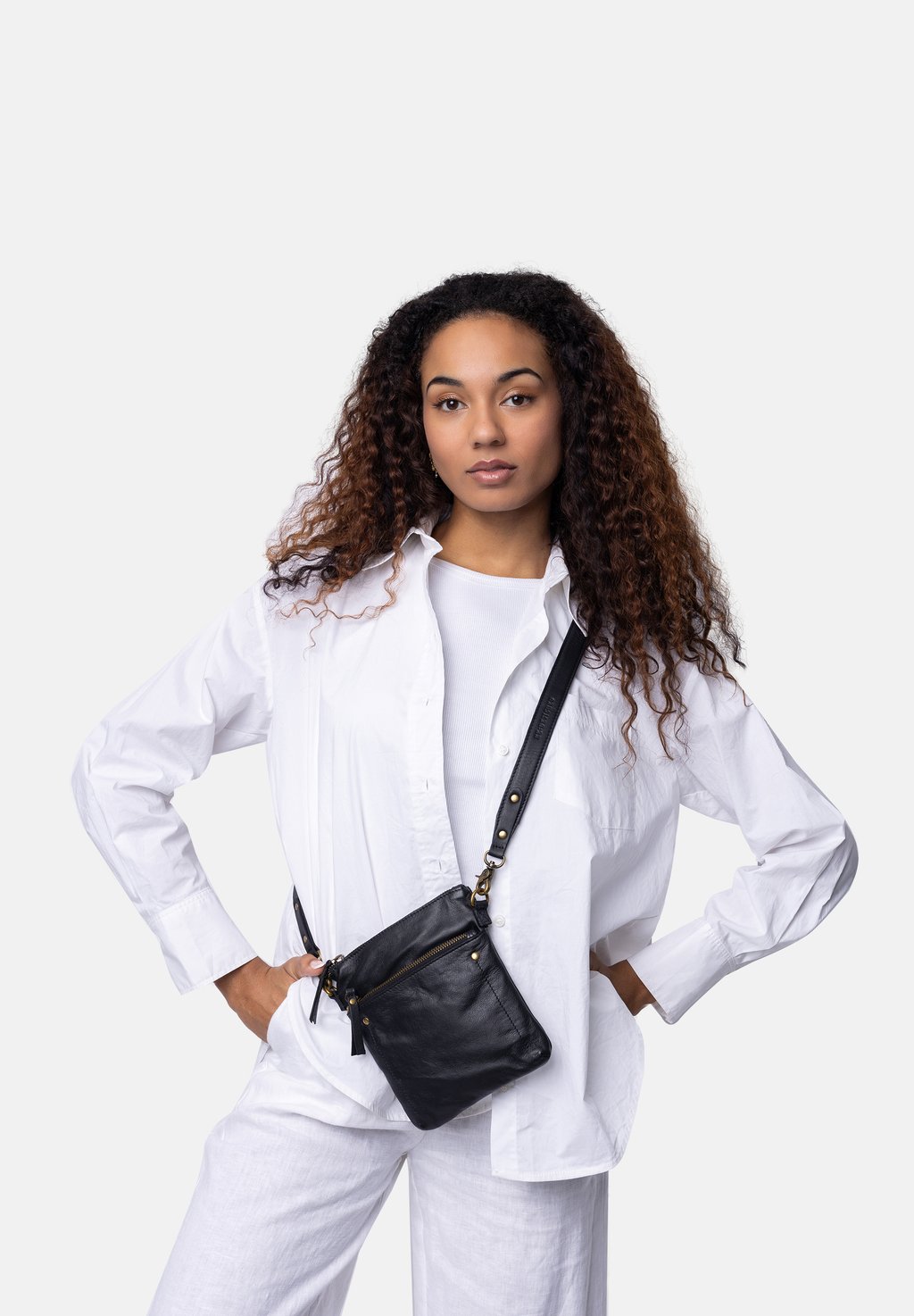 

Сумка через плечо JARA SMALL RE:DESIGNED, черный
