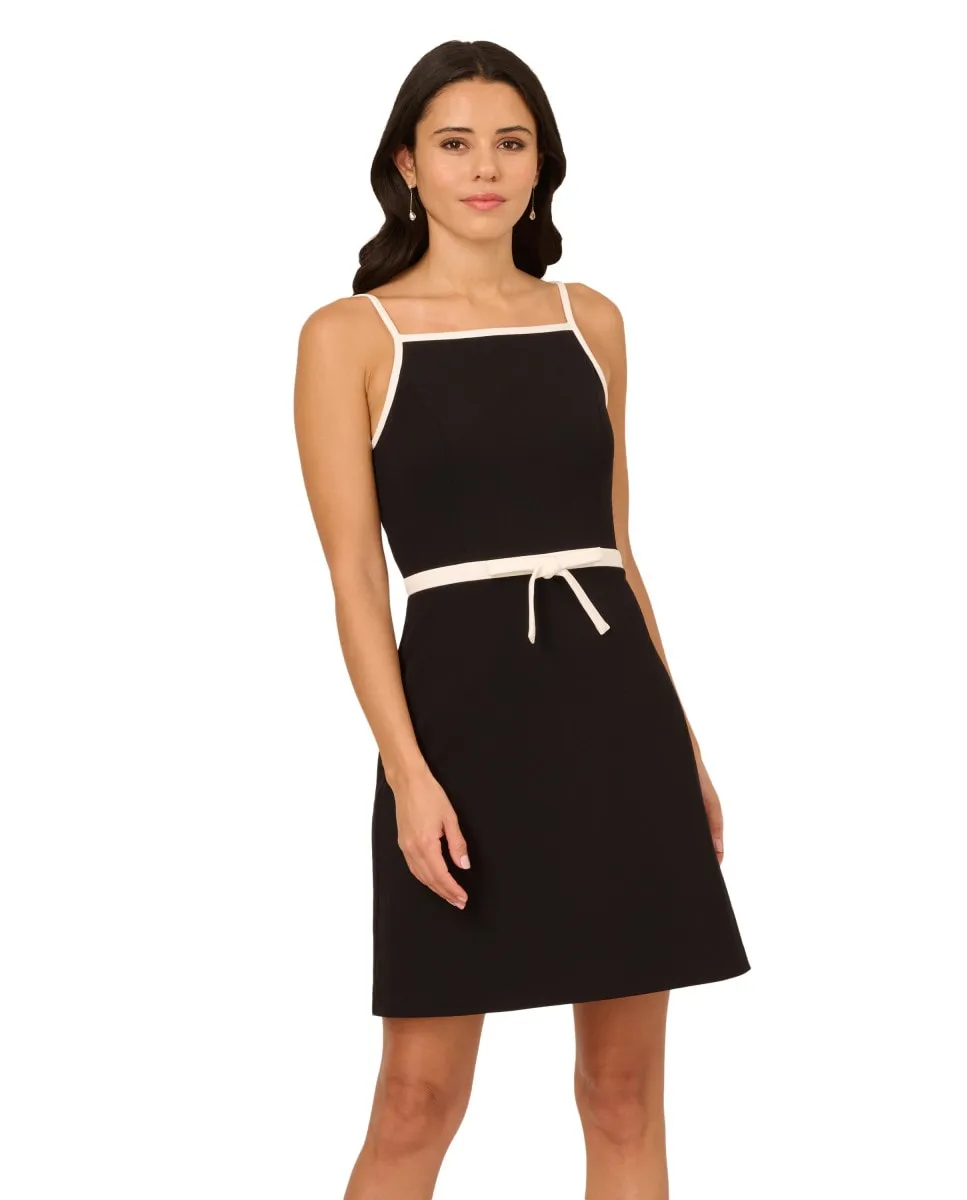 

Короткое платье двух тонов с тонкими бретелями Adrianna Papell, черный