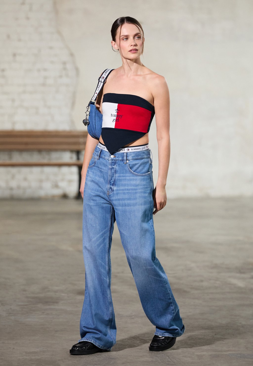 

Топ EXCLUSIVE GIRL STAR FLAG TUBE Tommy Jeans, темно-синий