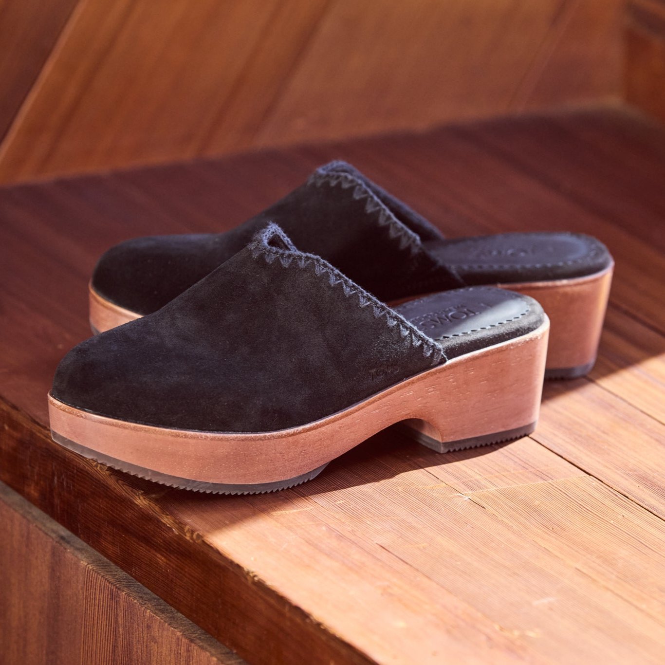 Addison черные замшевые сабо на каблуке с декоративной строчкой TOMS Shoes — фото 2