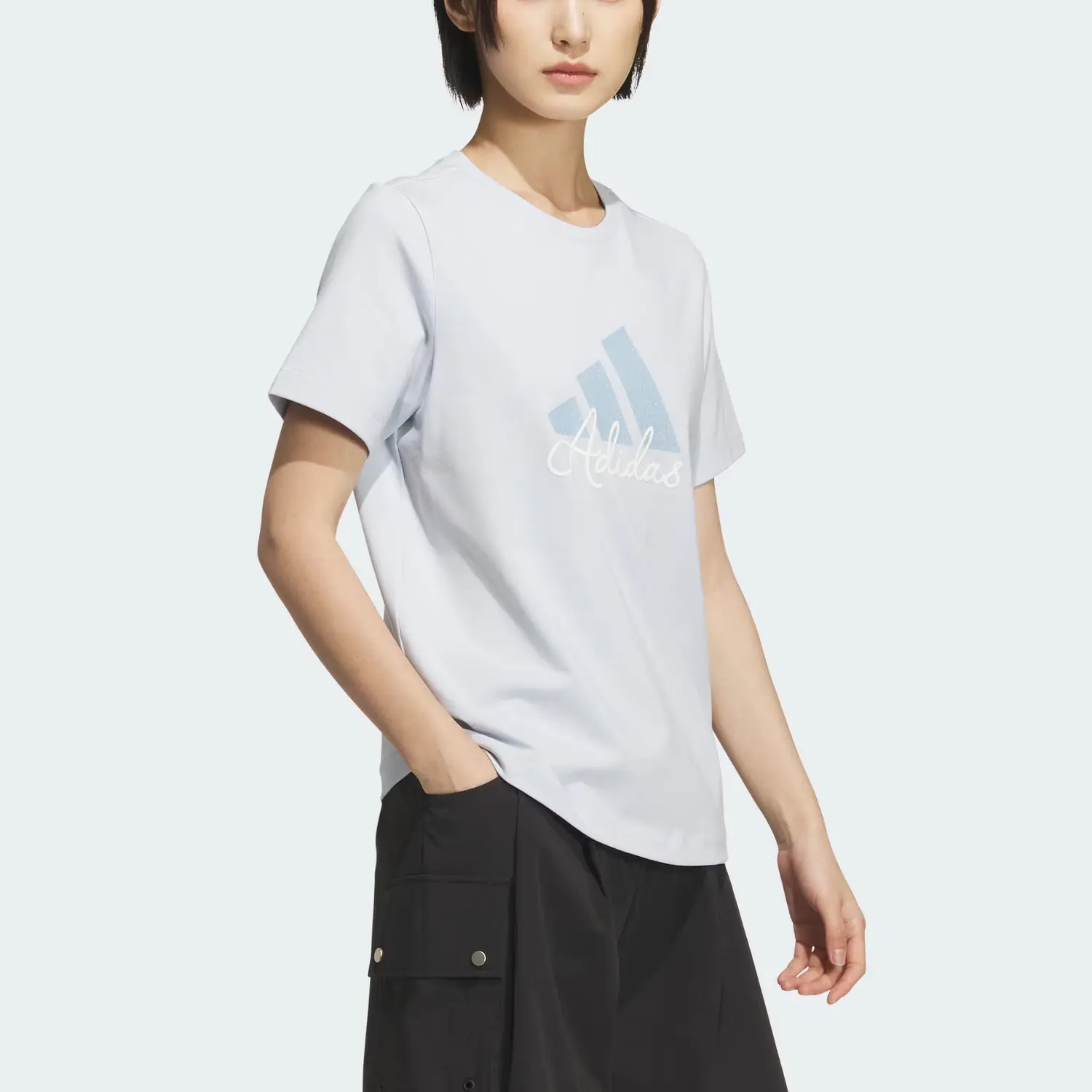 Футболка MUST HAVES SS25 женская Adidas, светло-голубой/белый — фото 4