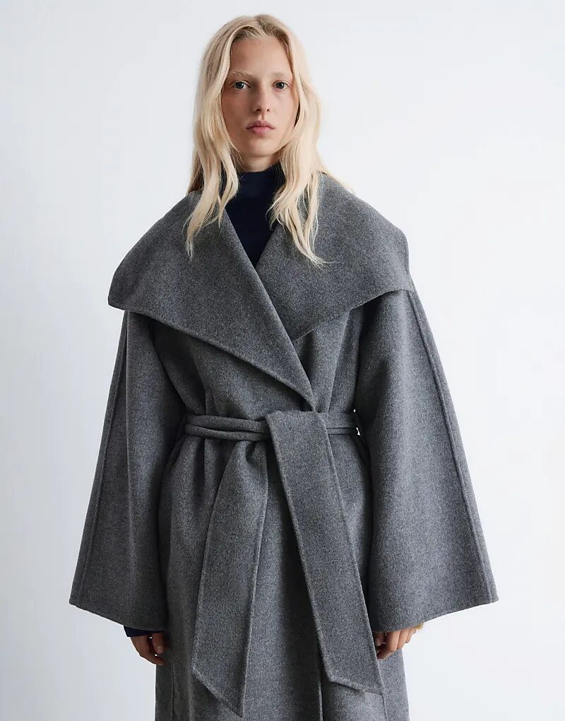 

& Other Stories шерстяное длинное пальто с поясом и воротником-стойкой серого цвета