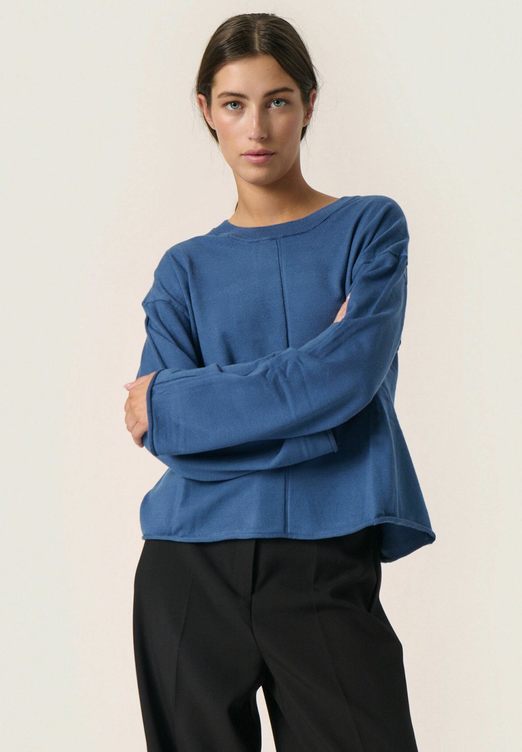 

Джемпер BOXY CREW NECK Soaked in Luxury, синий