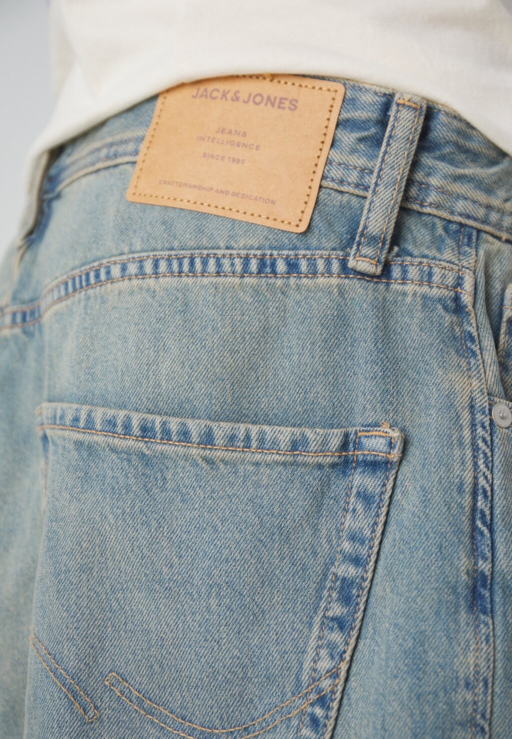 

Джинсовые шорты Jjiron Jjoriginal Denim Jorts Jack & Jones, синий деним