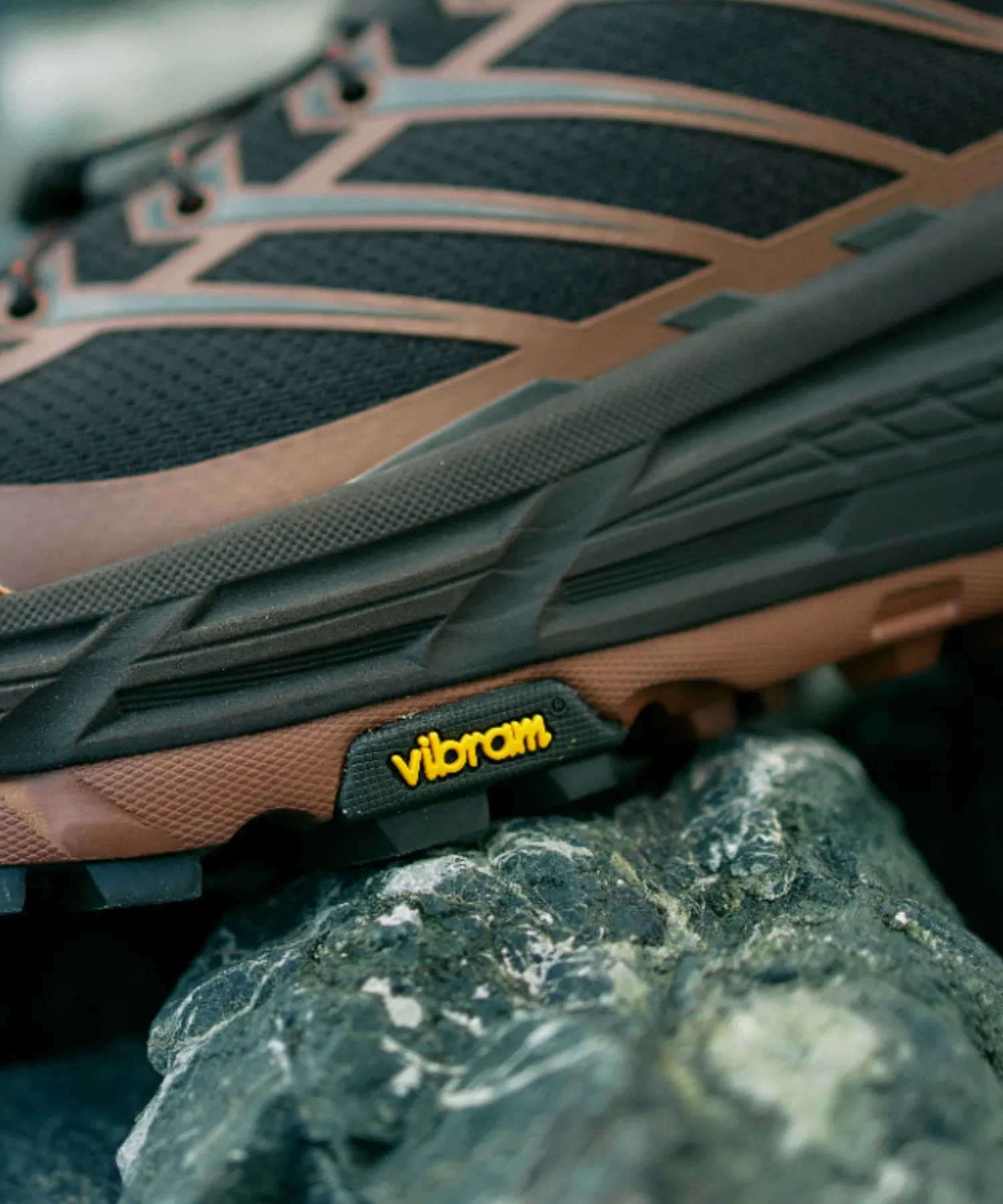 Унисекс кроссовки HOKA MAFATE THREE2 коричневые — фото 4
