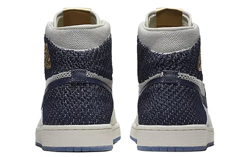 Кроссовки баскетбольные Retro High Flyknit Jordan белые — фото 4