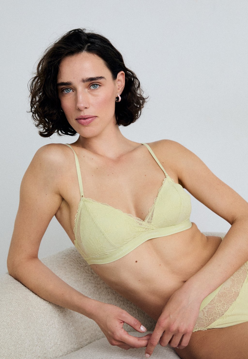 

Треугольный бюстгальтер LIGHTLY LINED ICON Calvin Klein Underwear, кремовый