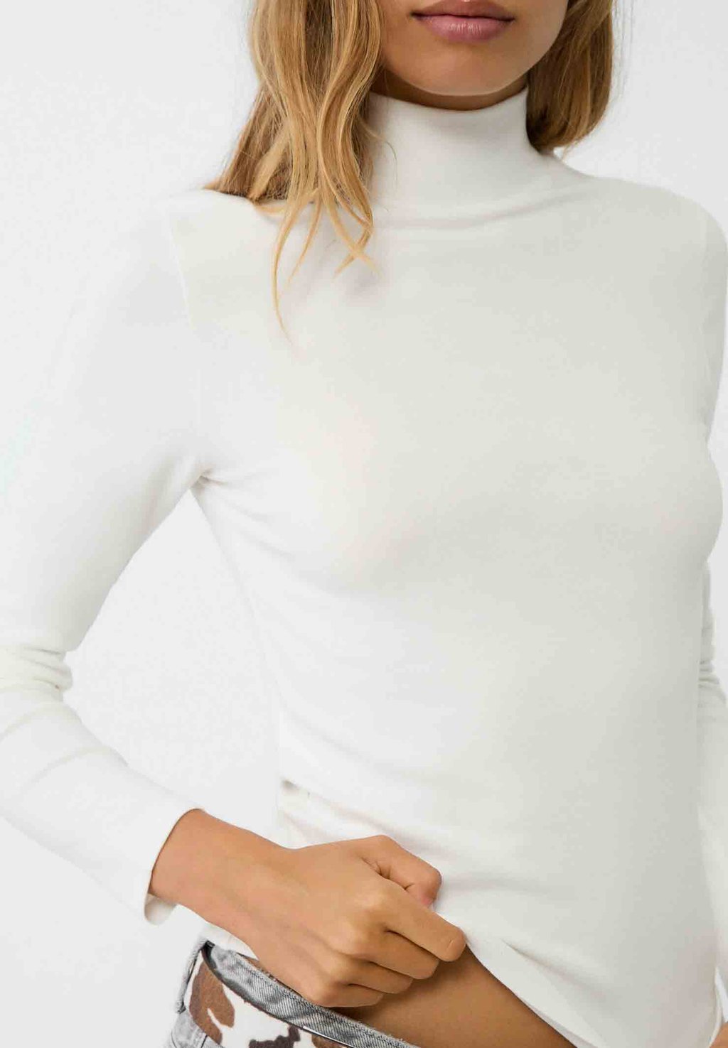 

Топ с длинными рукавами HIGH NECK Stradivarius, белый