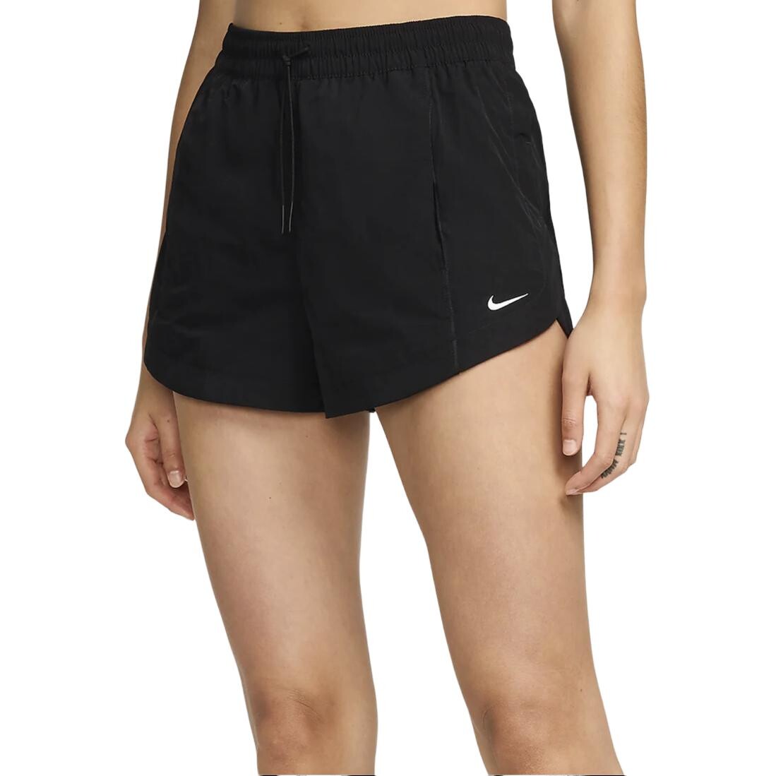 

Повседневные шорты женские черные Nike